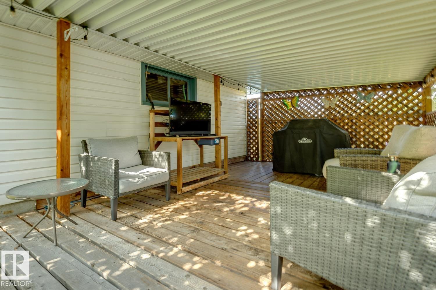 10522 151 ST NW - 45