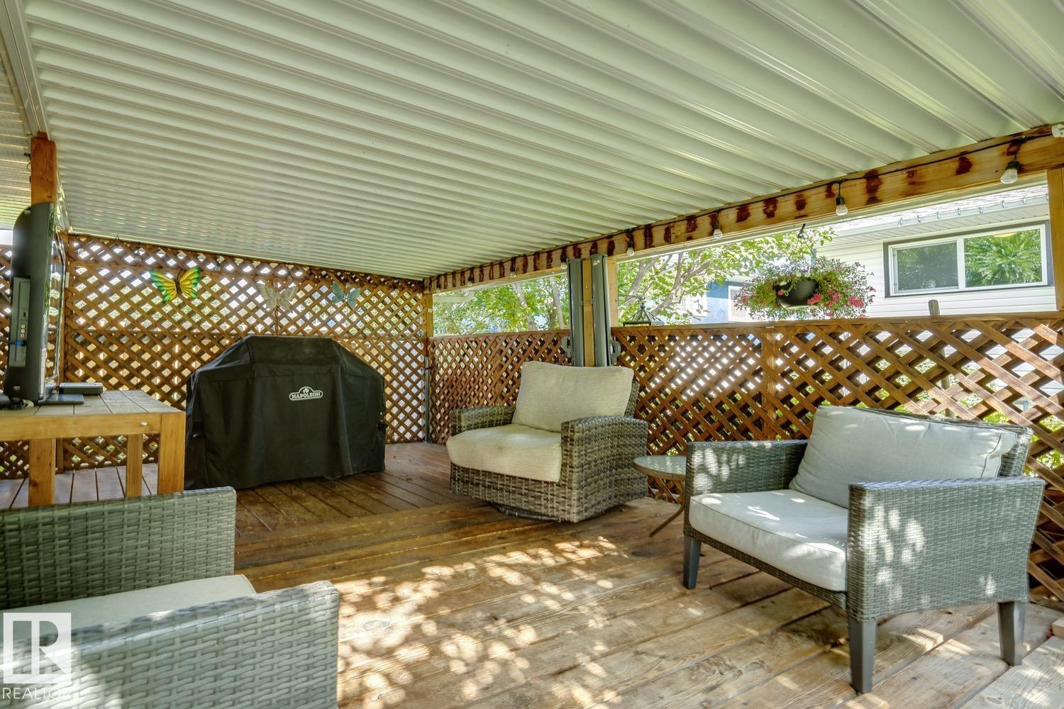 10522 151 ST NW - 46