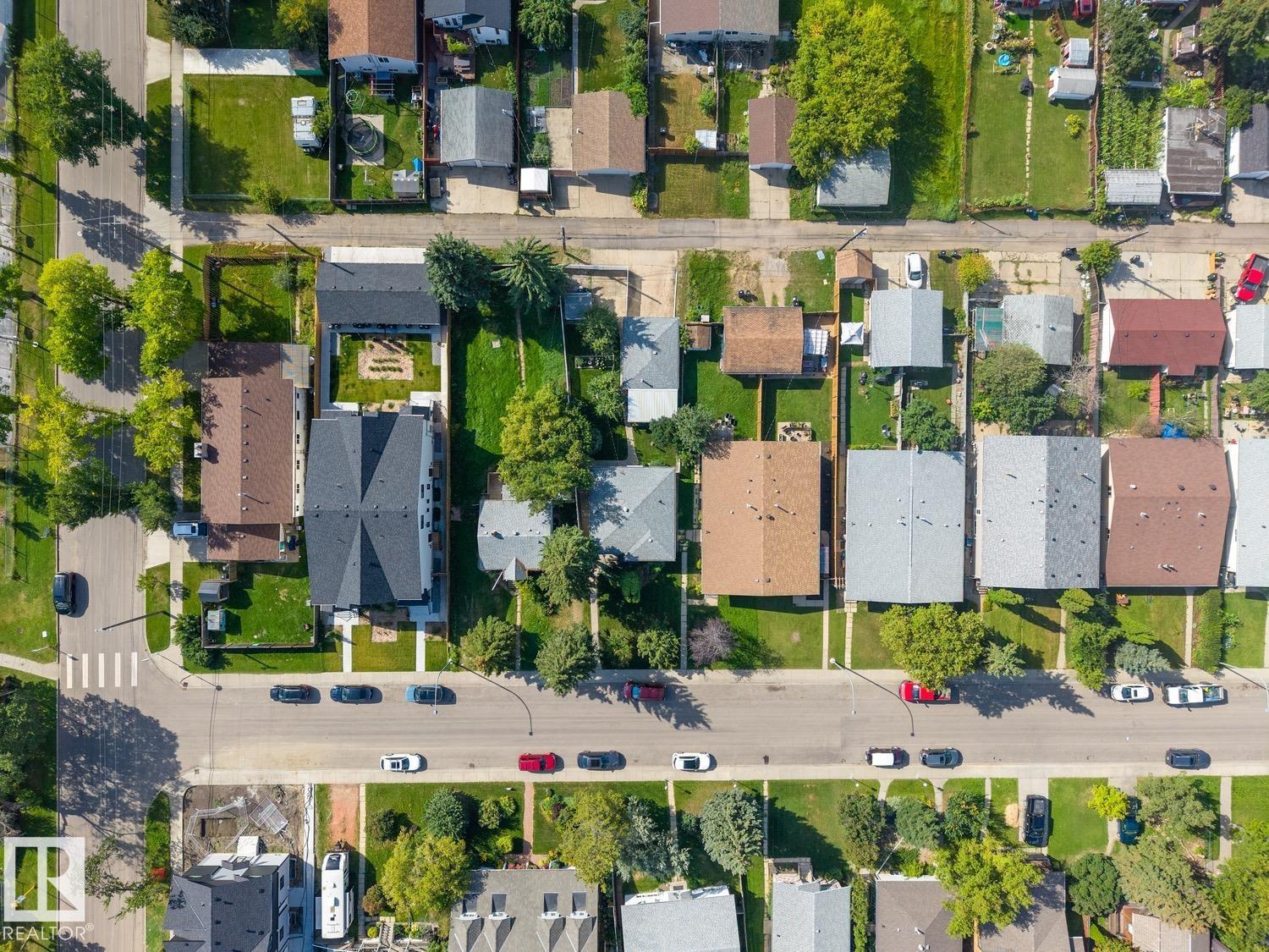 10522 151 ST NW - 52
