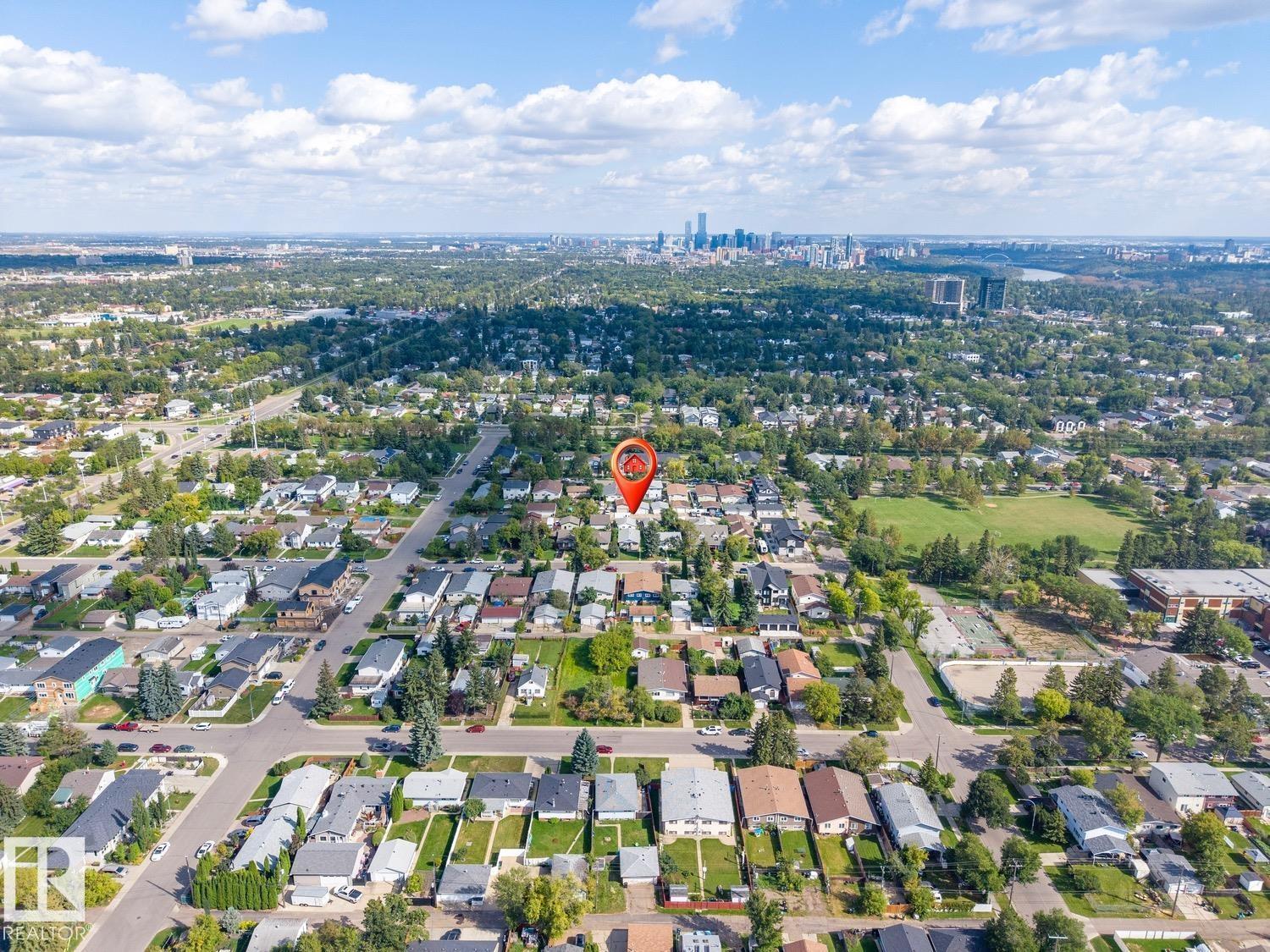 10522 151 ST NW - 55
