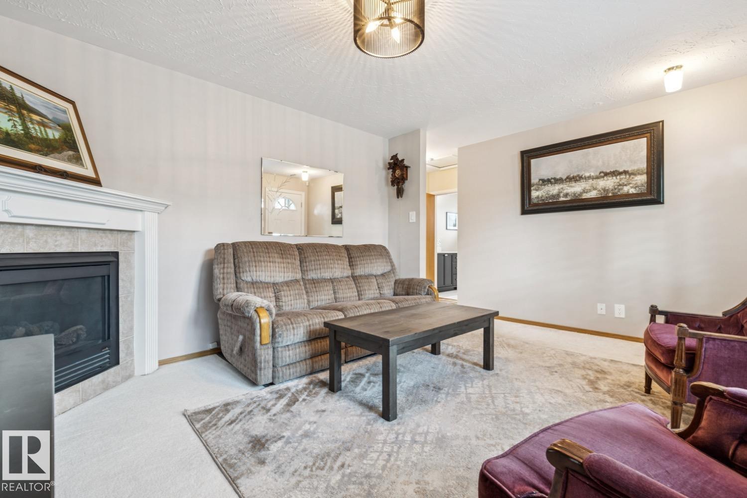 10522 151 ST NW - 7