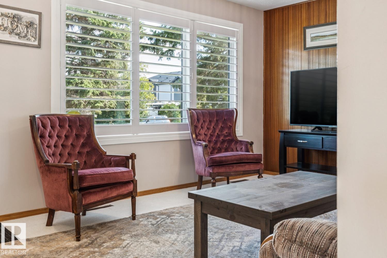 10522 151 ST NW - 8