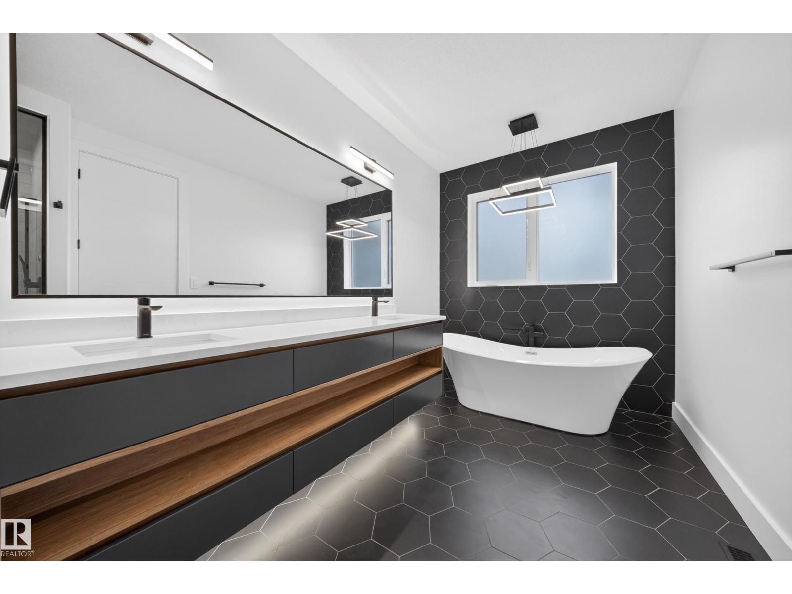 4464 SUZANNA CR SW - 44