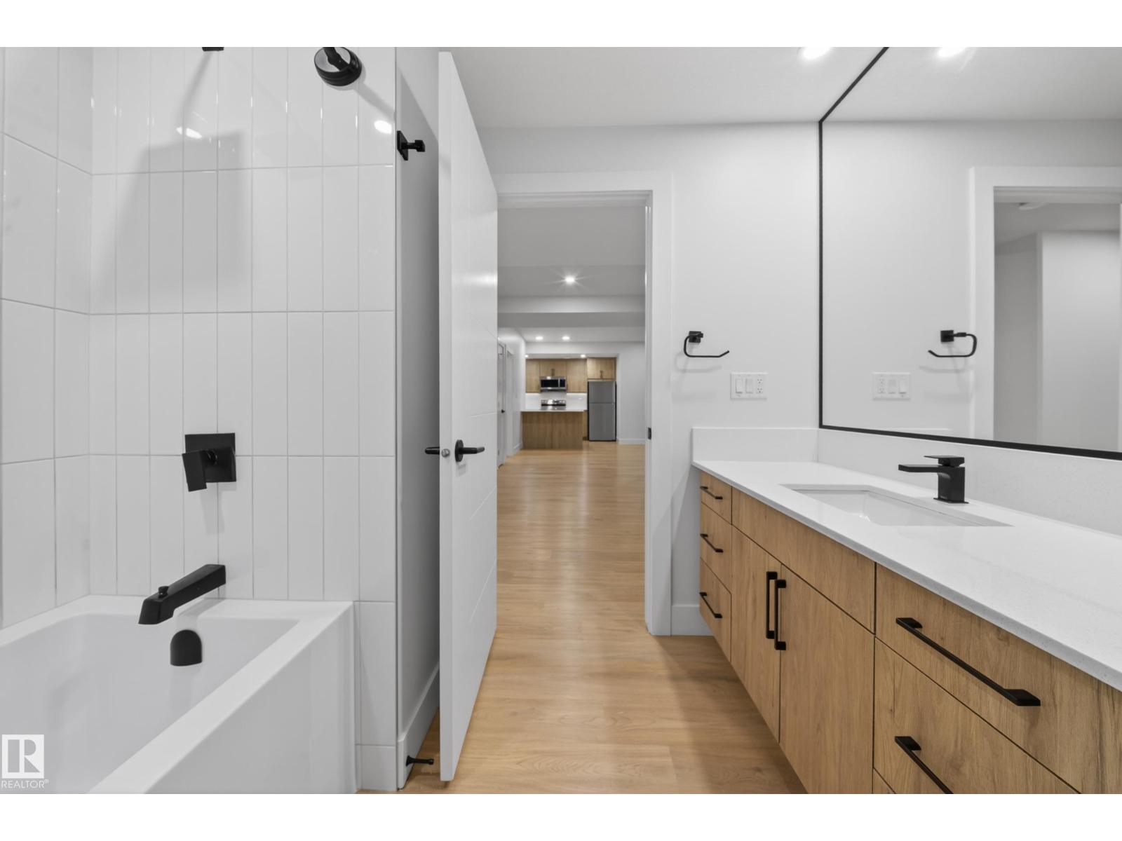 4464 SUZANNA CR SW - 72