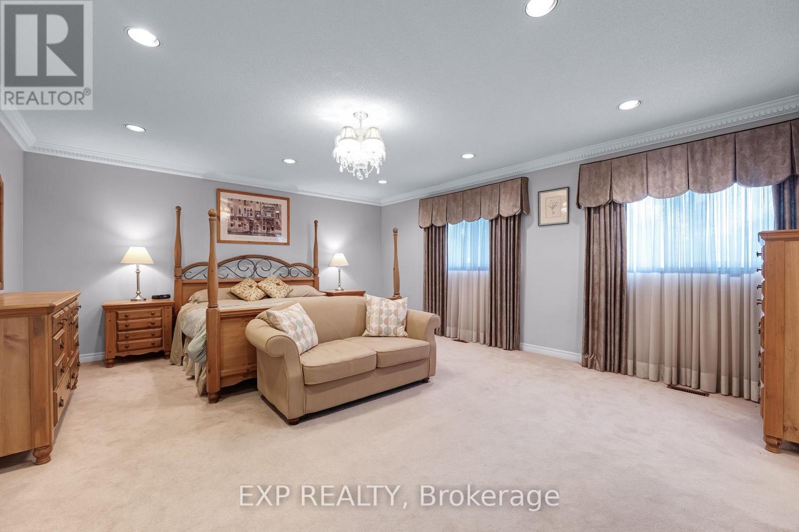 591 PLANTATION GATE - 24