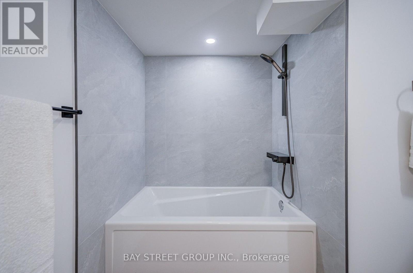 241 TAYLOR MILLS DRIVE N - Image 32
