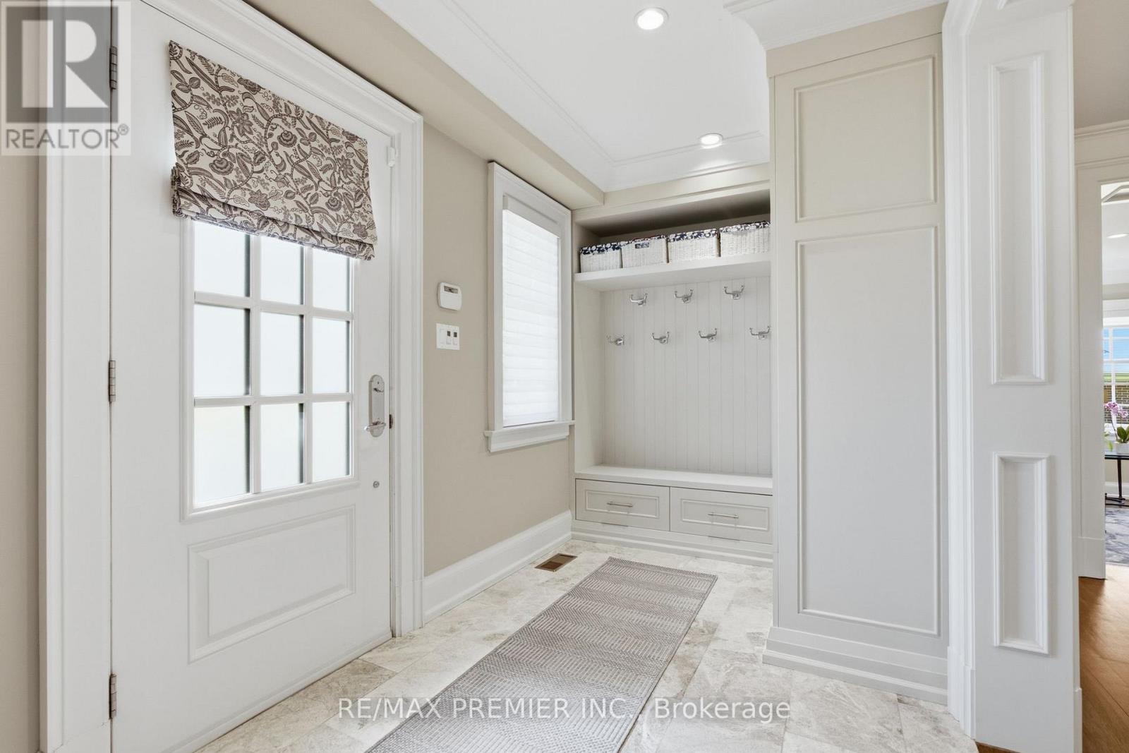 132 THE KINGSWAY - 24