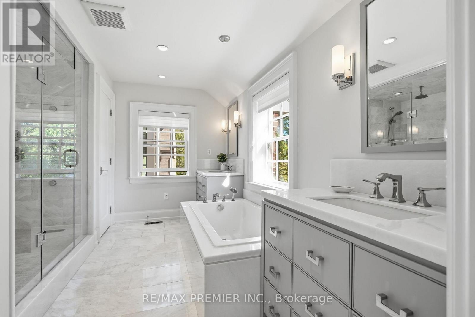 132 THE KINGSWAY - 29