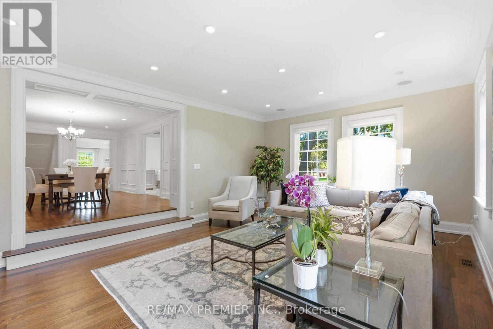 132 THE KINGSWAY - 18
