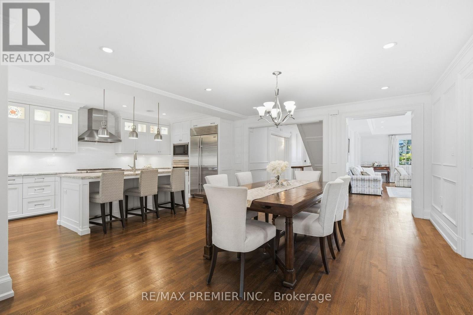 132 THE KINGSWAY - 10