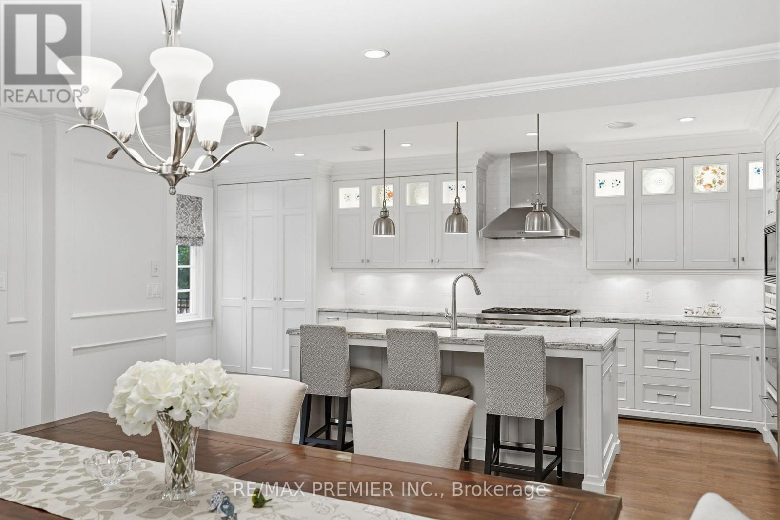 132 THE KINGSWAY - 11