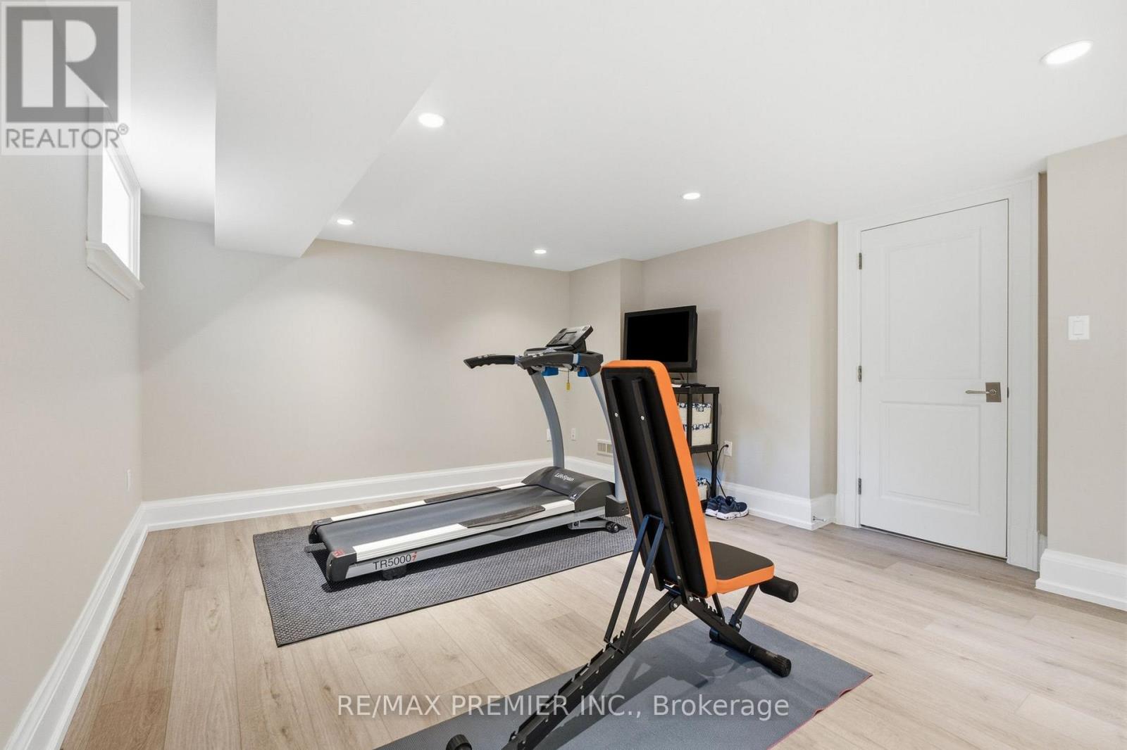 132 THE KINGSWAY - Image 37