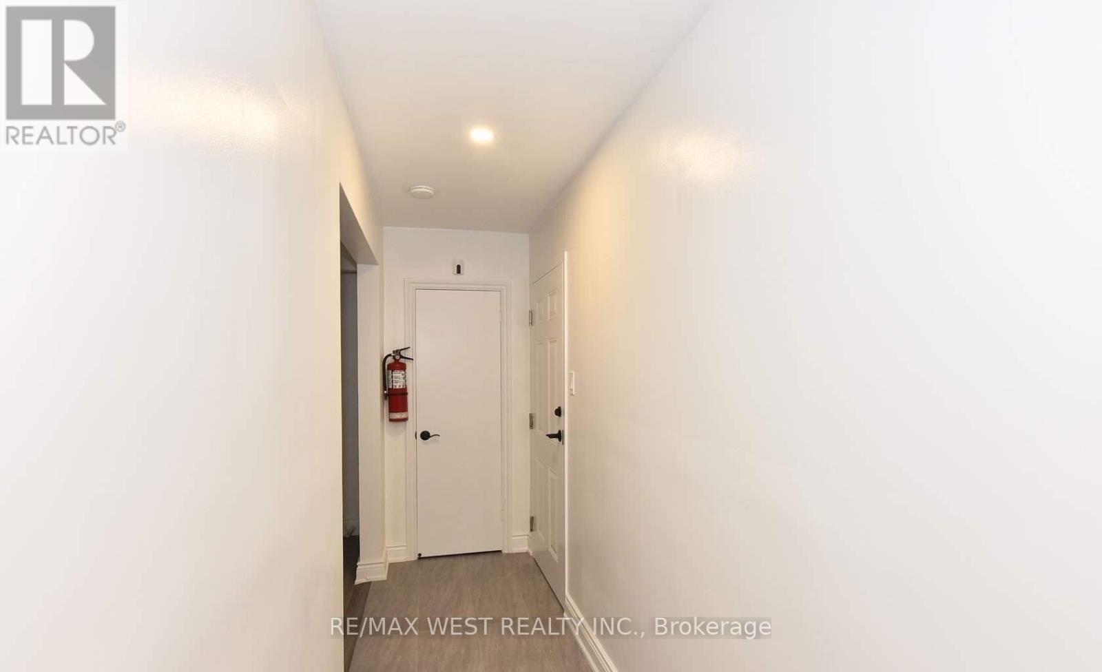 MAIN - 168 STRATHNAIRN AVENUE, Toronto (Beechborough-Greenbrook) — photo 4