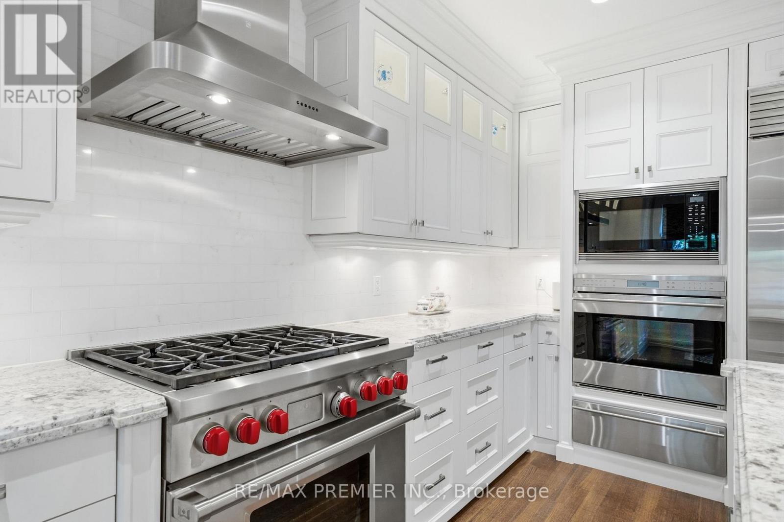 132 THE KINGSWAY - 14