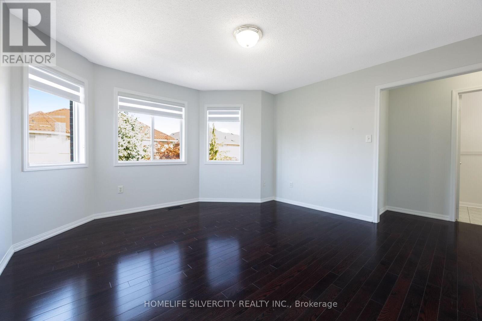 25 VAN HOOF CRESCENT - Image 33