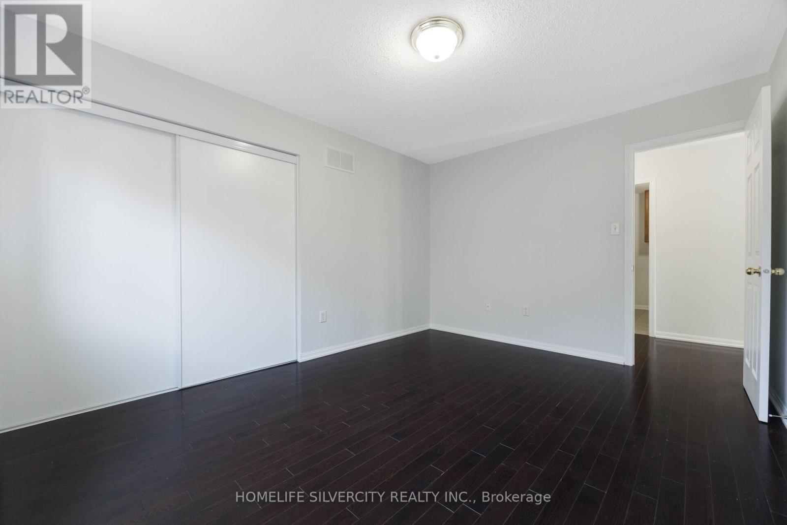 25 VAN HOOF CRESCENT - Image 36