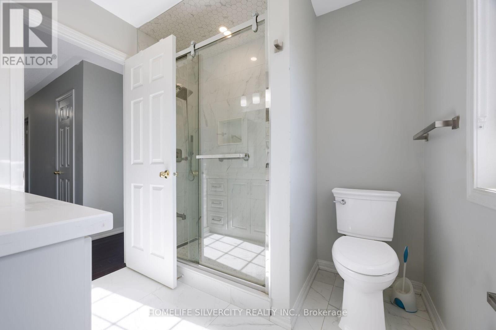 25 VAN HOOF CRESCENT - Image 38