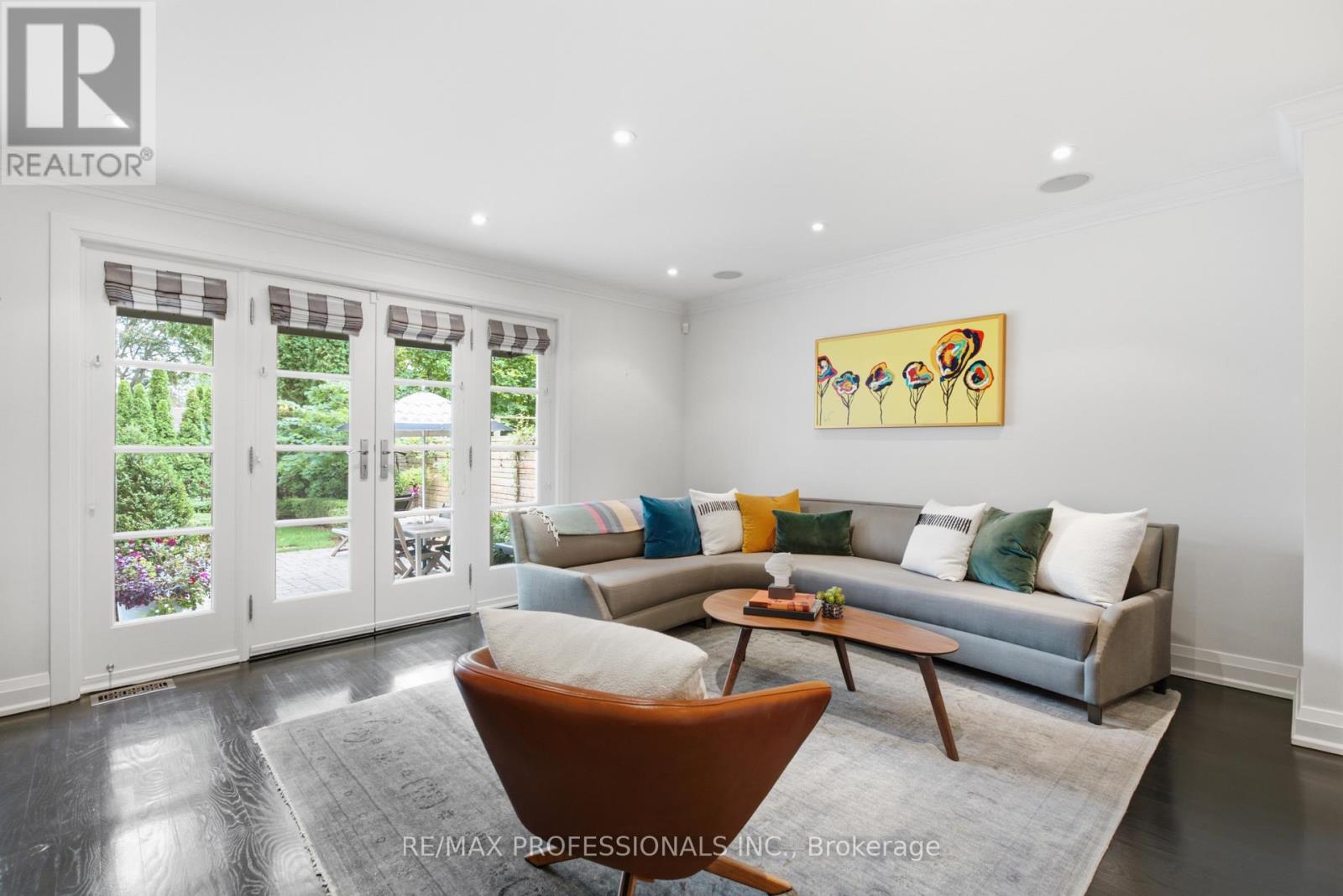 19 LANGMUIR CRESCENT - 17