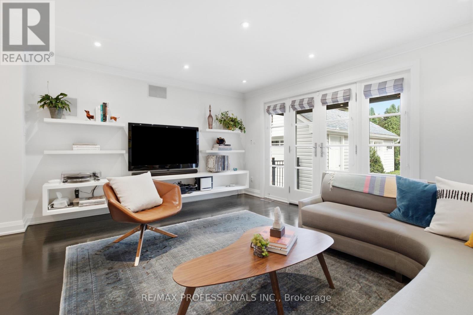 19 LANGMUIR CRESCENT - 19