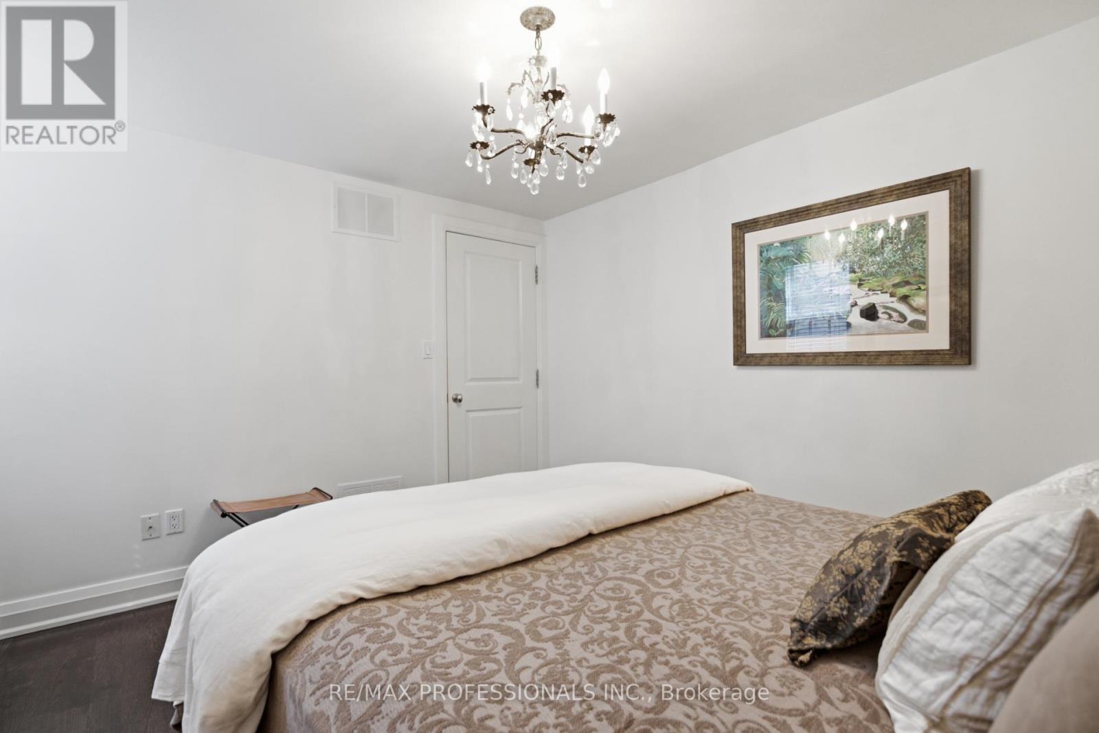 19 LANGMUIR CRESCENT - Image 30