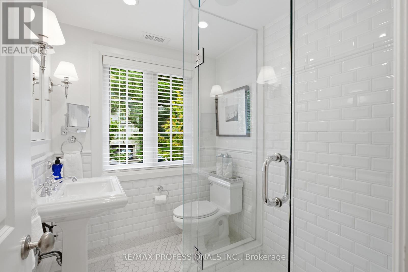 19 LANGMUIR CRESCENT - Image 33