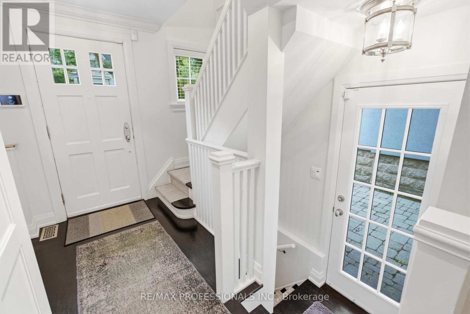 19 LANGMUIR CRESCENT - Image 34