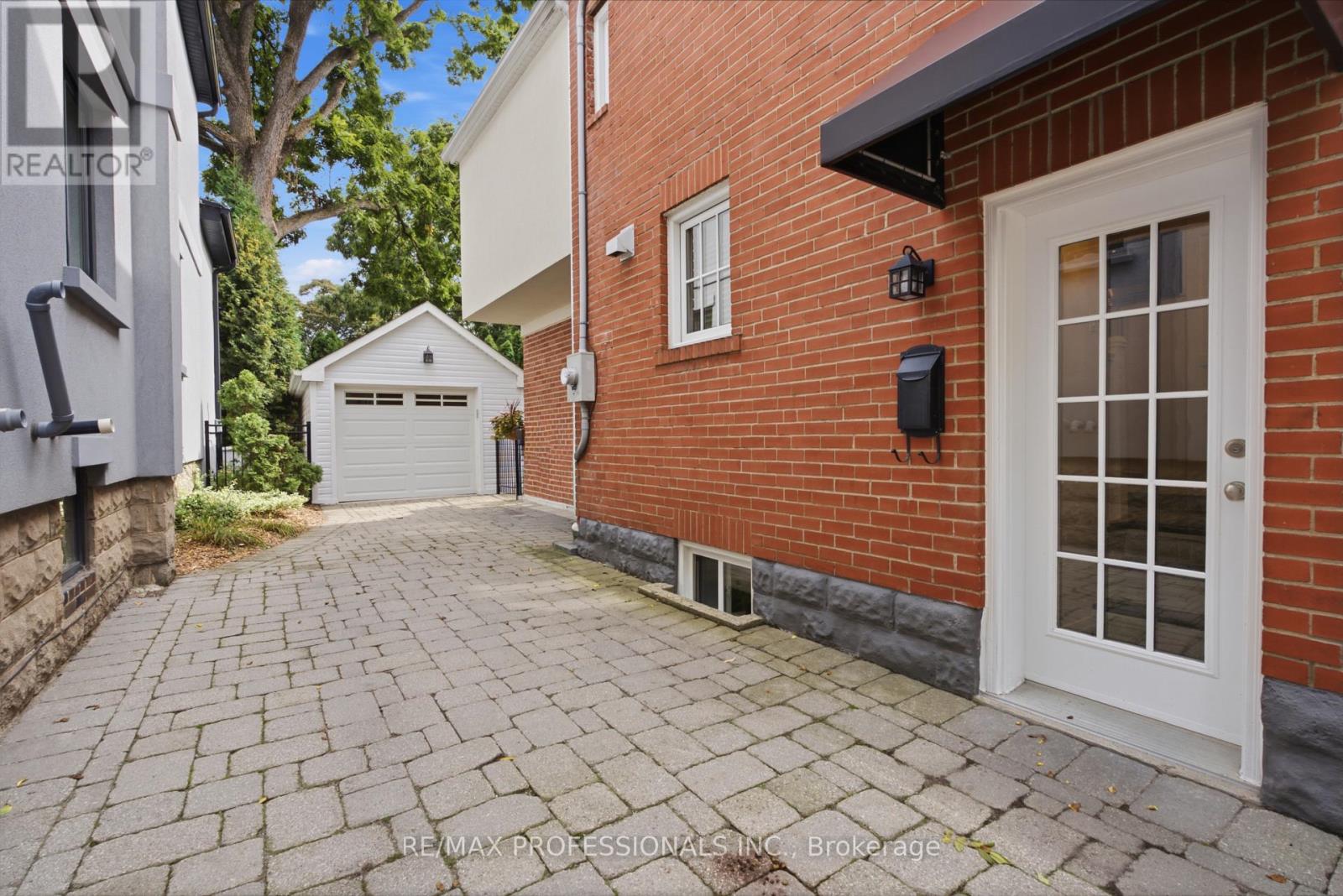 19 LANGMUIR CRESCENT - Image 47