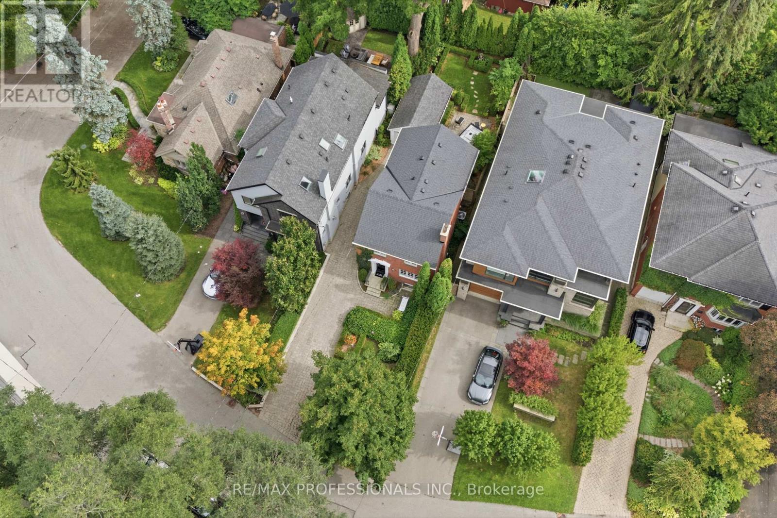 19 LANGMUIR CRESCENT - Image 48