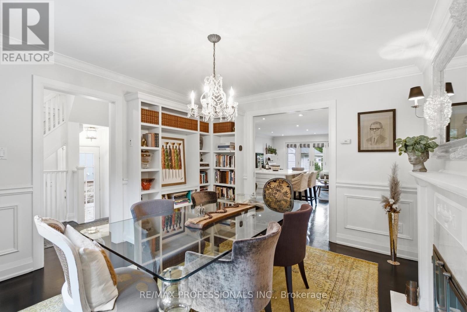 19 LANGMUIR CRESCENT - 8