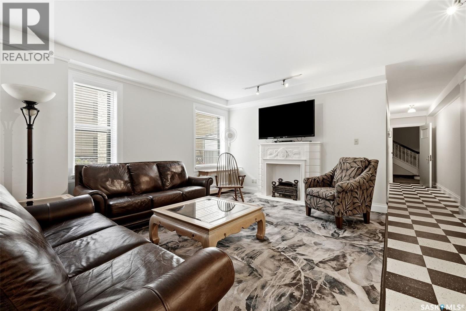 #204/206 2305 Victoria AVENUE - Image 20