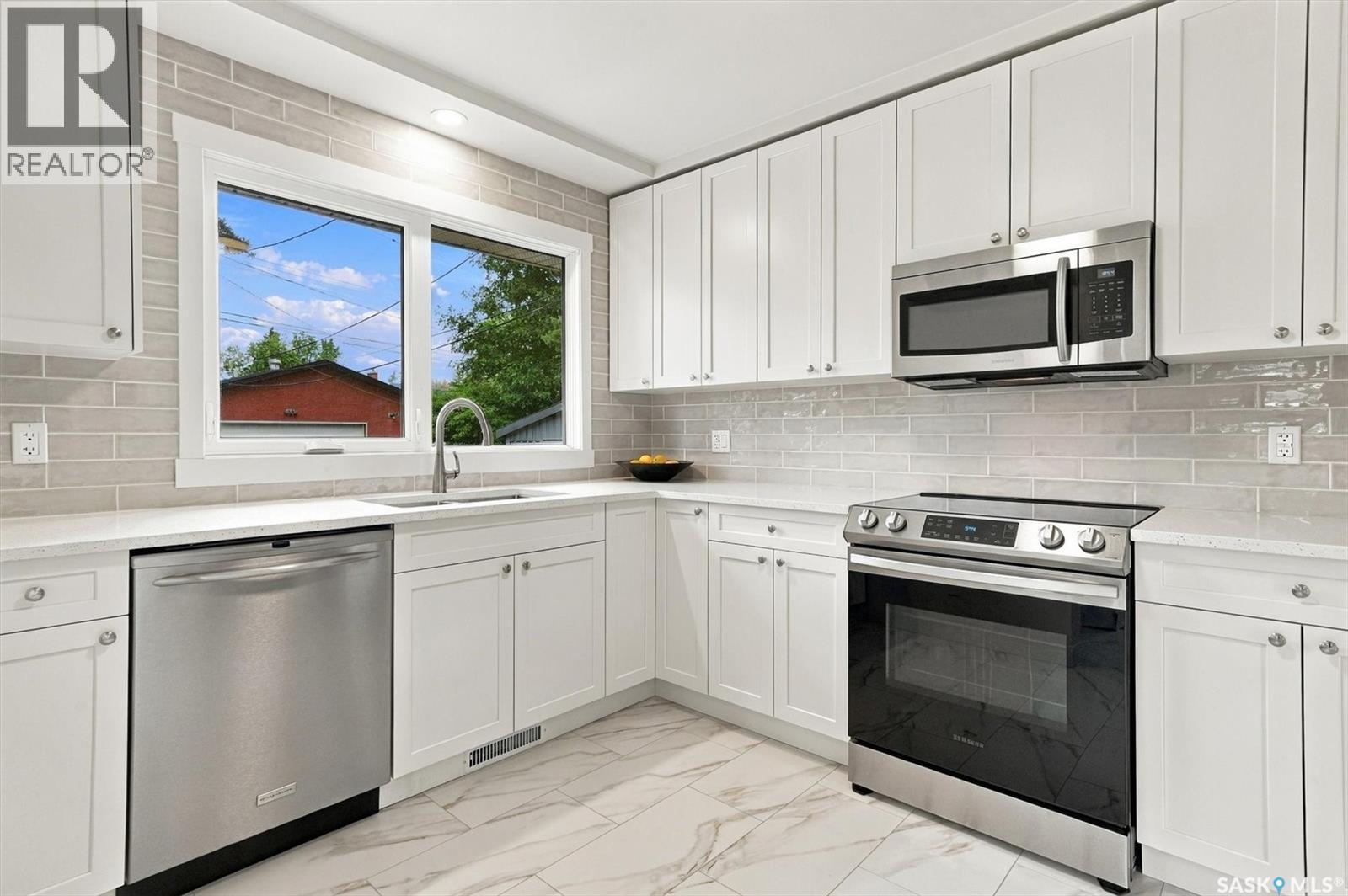 2810 Calder AVENUE - 14