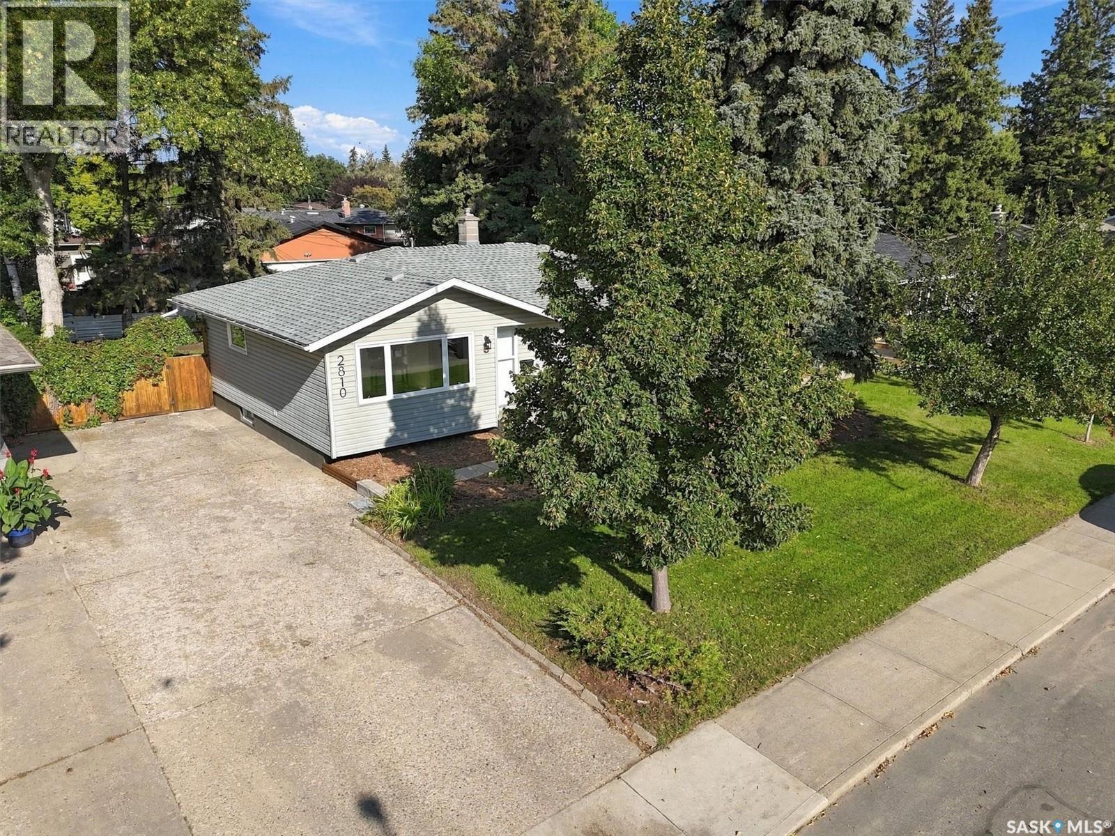 2810 Calder AVENUE - 2