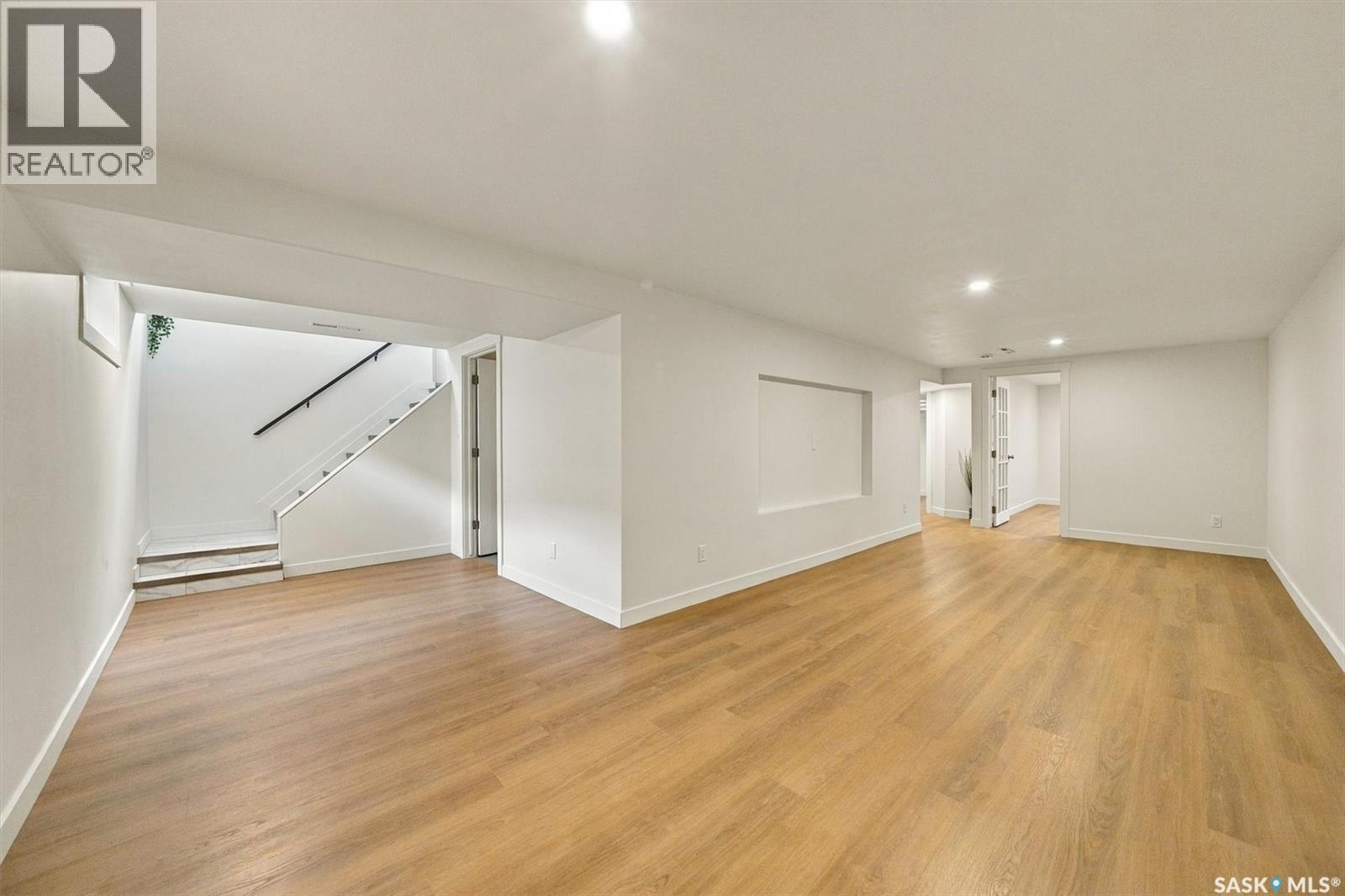 2810 Calder AVENUE - 32