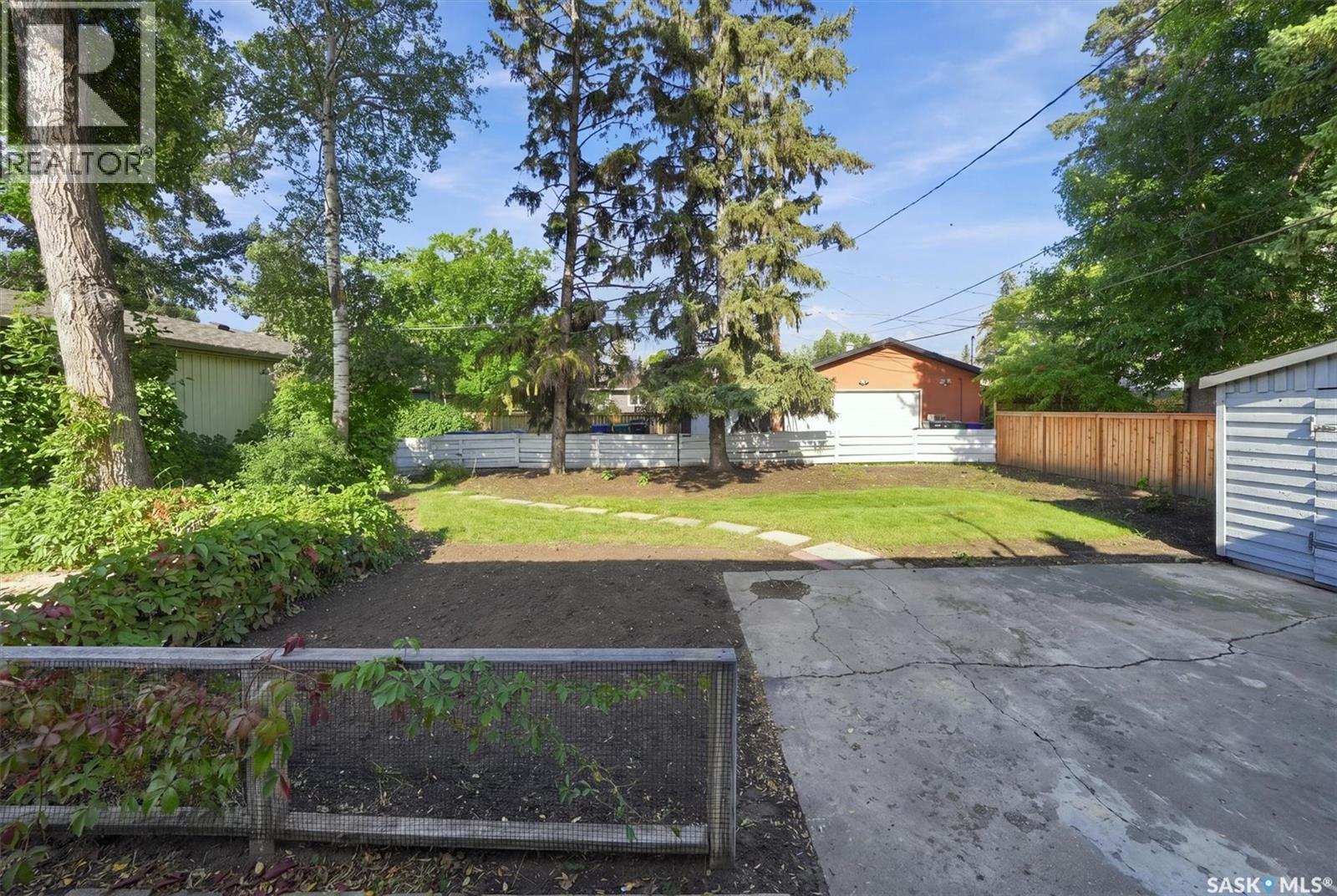 2810 Calder AVENUE - Image 51