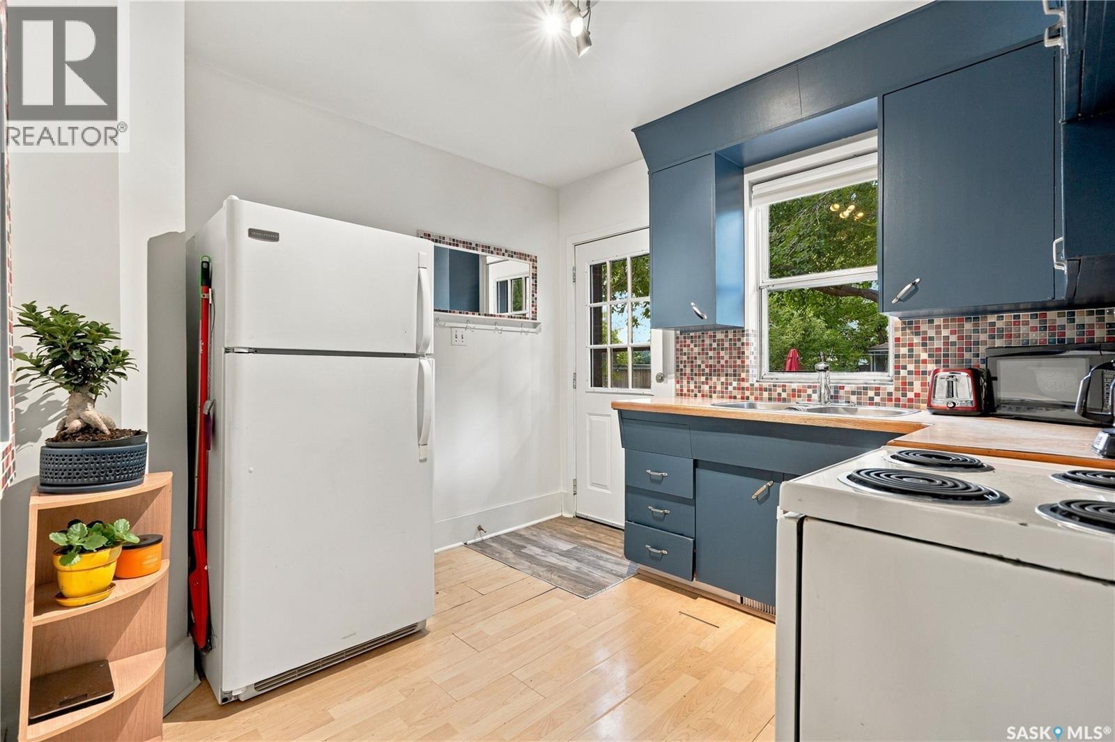 402 TAYLOR STREET - 11