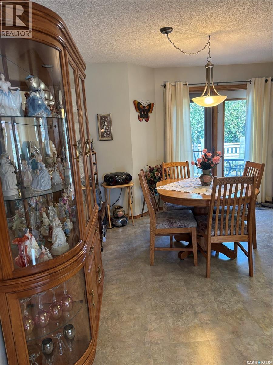 8 Taylor CRESCENT - 10