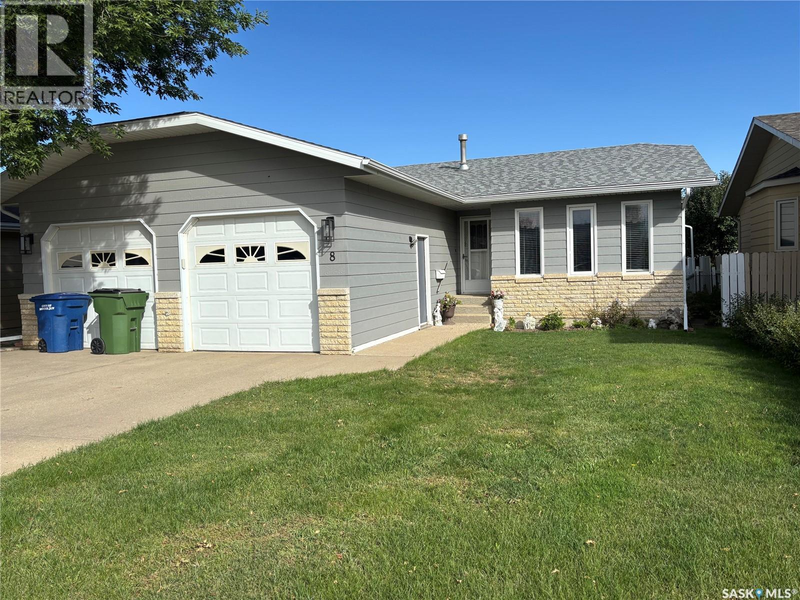 8 Taylor CRESCENT, Moose Jaw — photo 2