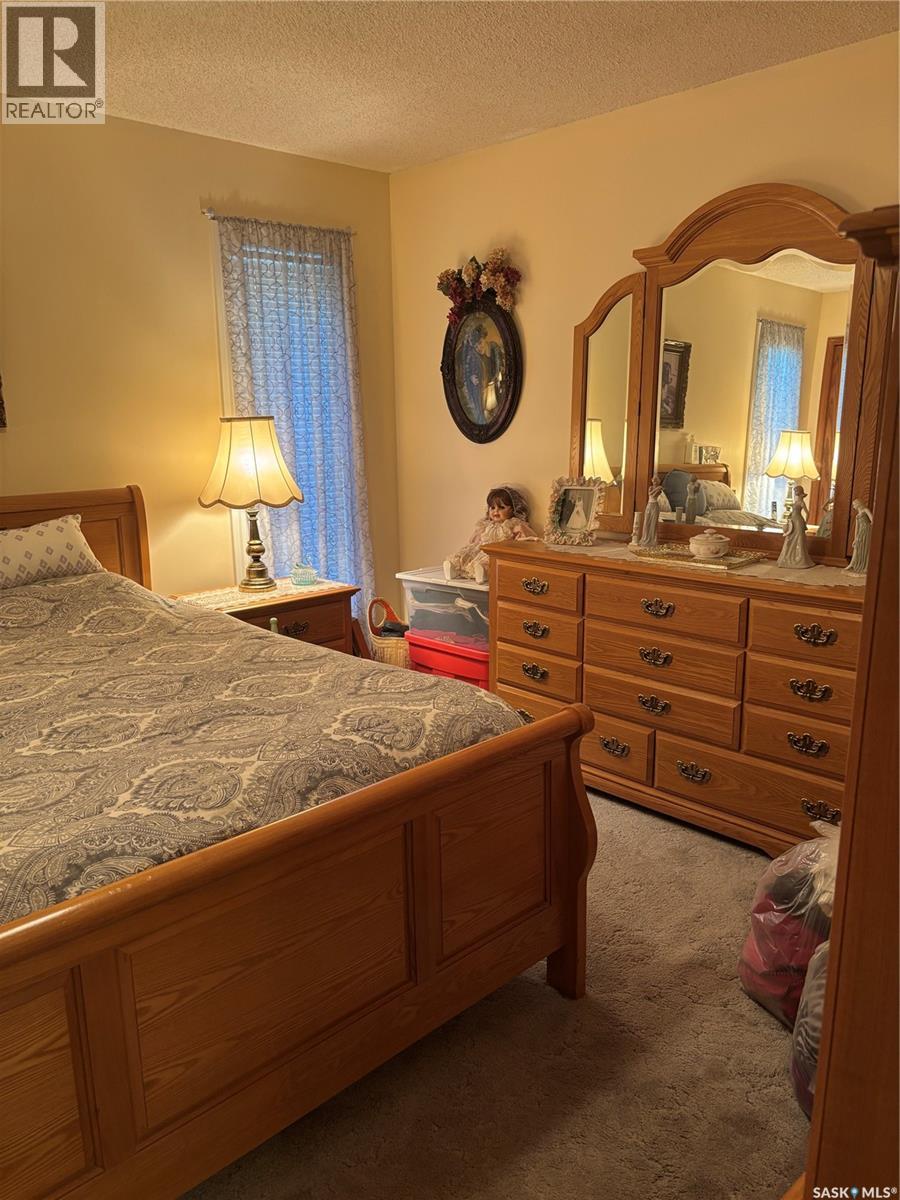 8 Taylor CRESCENT - Image 30