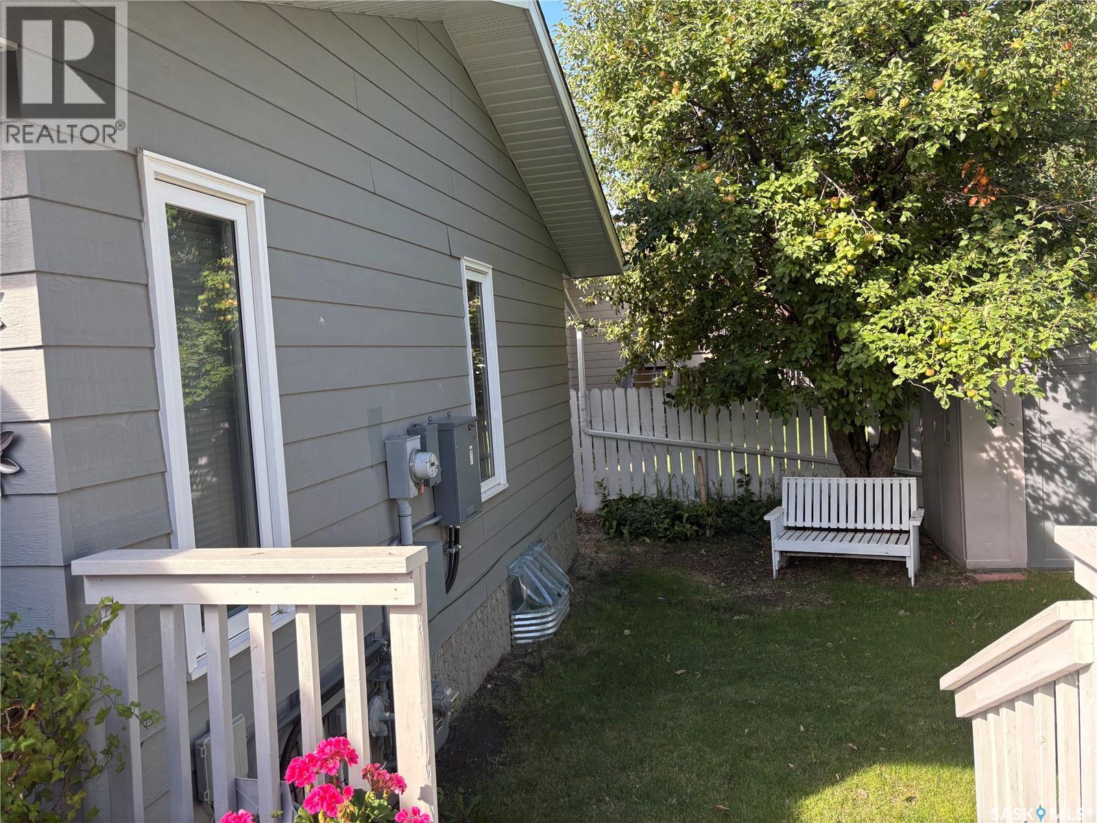 8 Taylor CRESCENT - Image 50