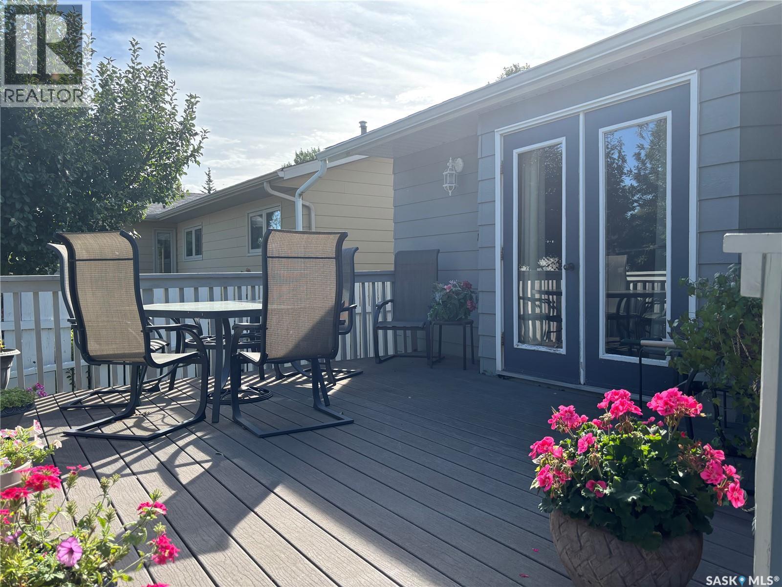 8 Taylor CRESCENT - 55
