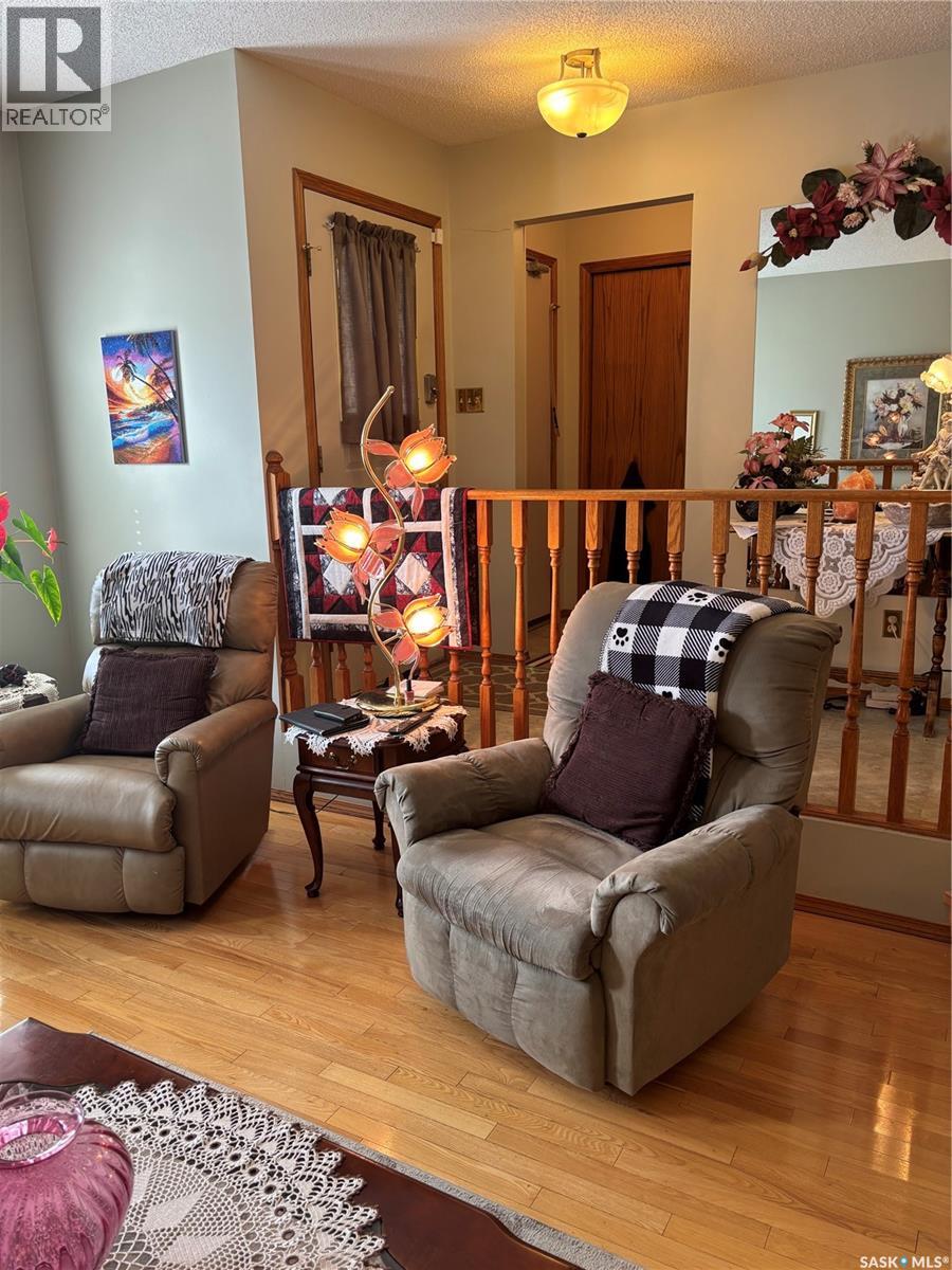 8 Taylor CRESCENT - 8