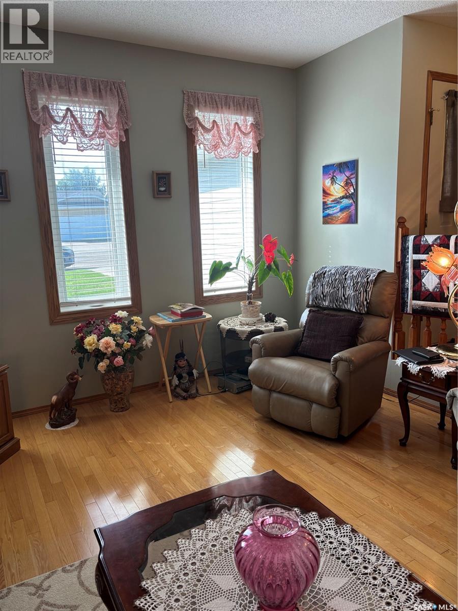 8 Taylor CRESCENT - 9