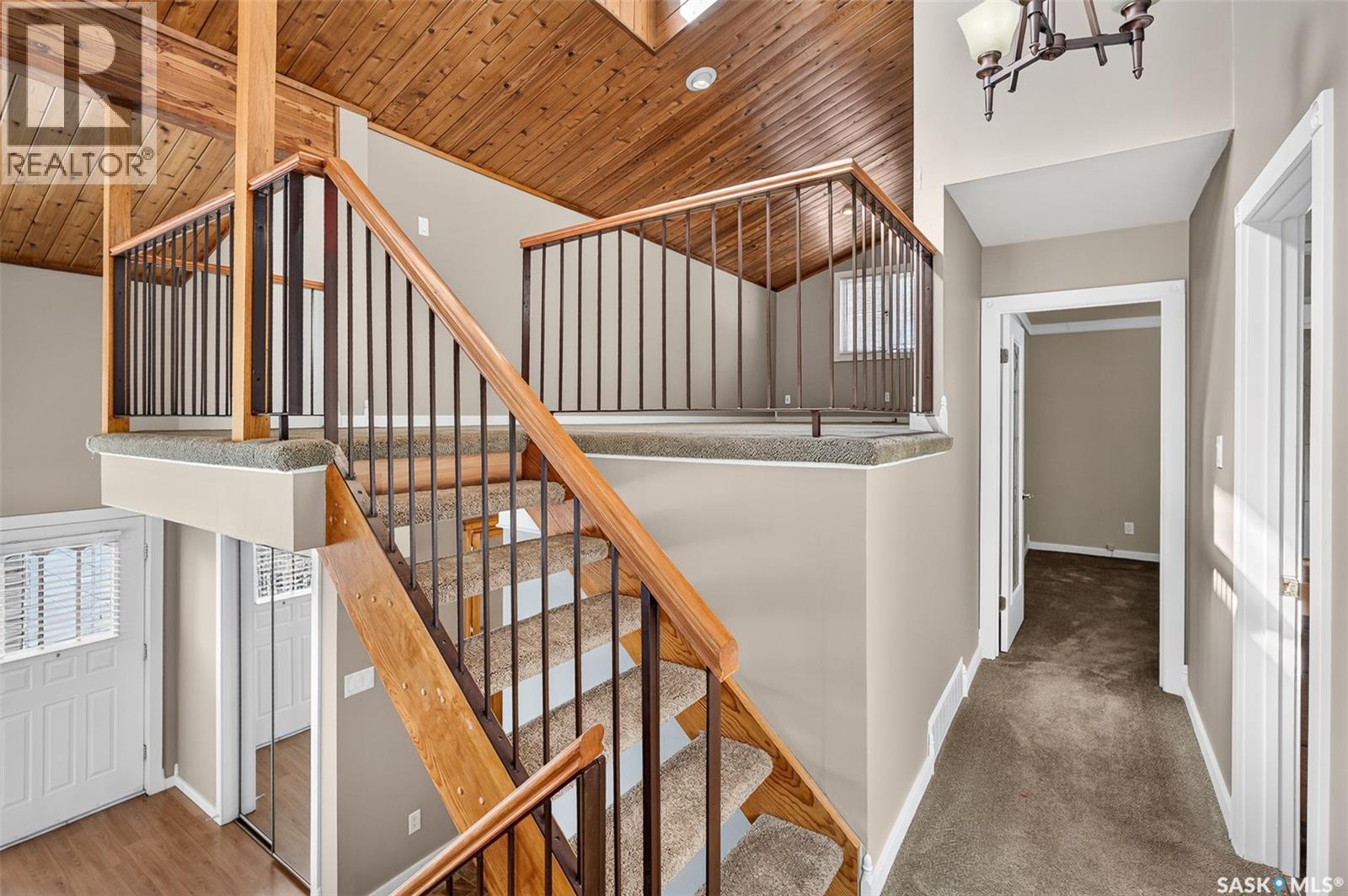 65 Edelweiss CRESCENT - 24