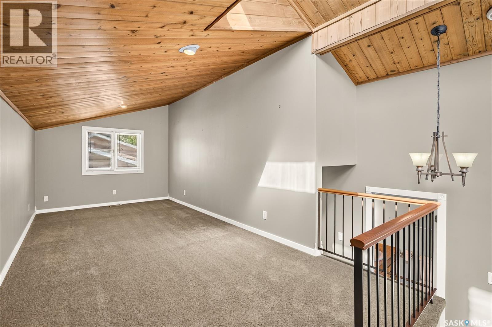 65 Edelweiss CRESCENT - Image 25