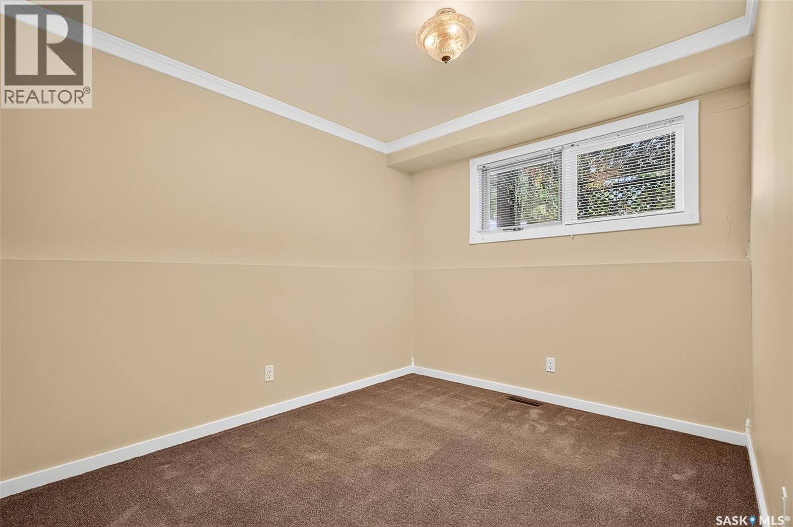 65 Edelweiss CRESCENT - 33