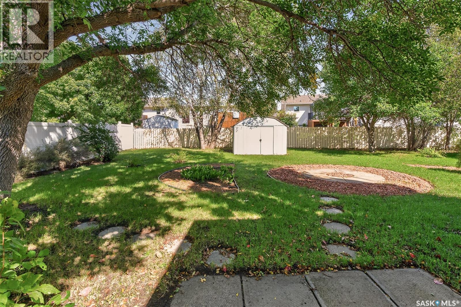 65 Edelweiss CRESCENT - 40