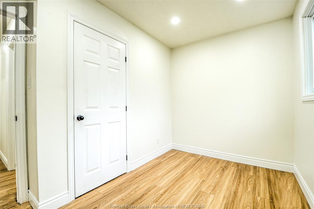1411 BAYSWATER CRESCENT - 18