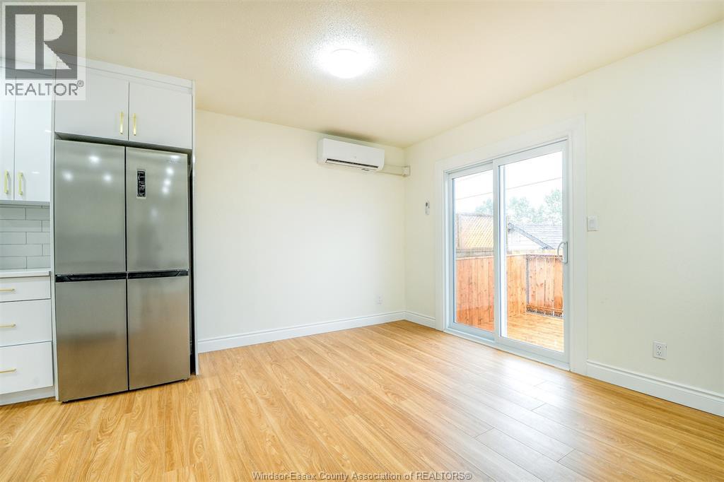 1411 BAYSWATER CRESCENT - 10