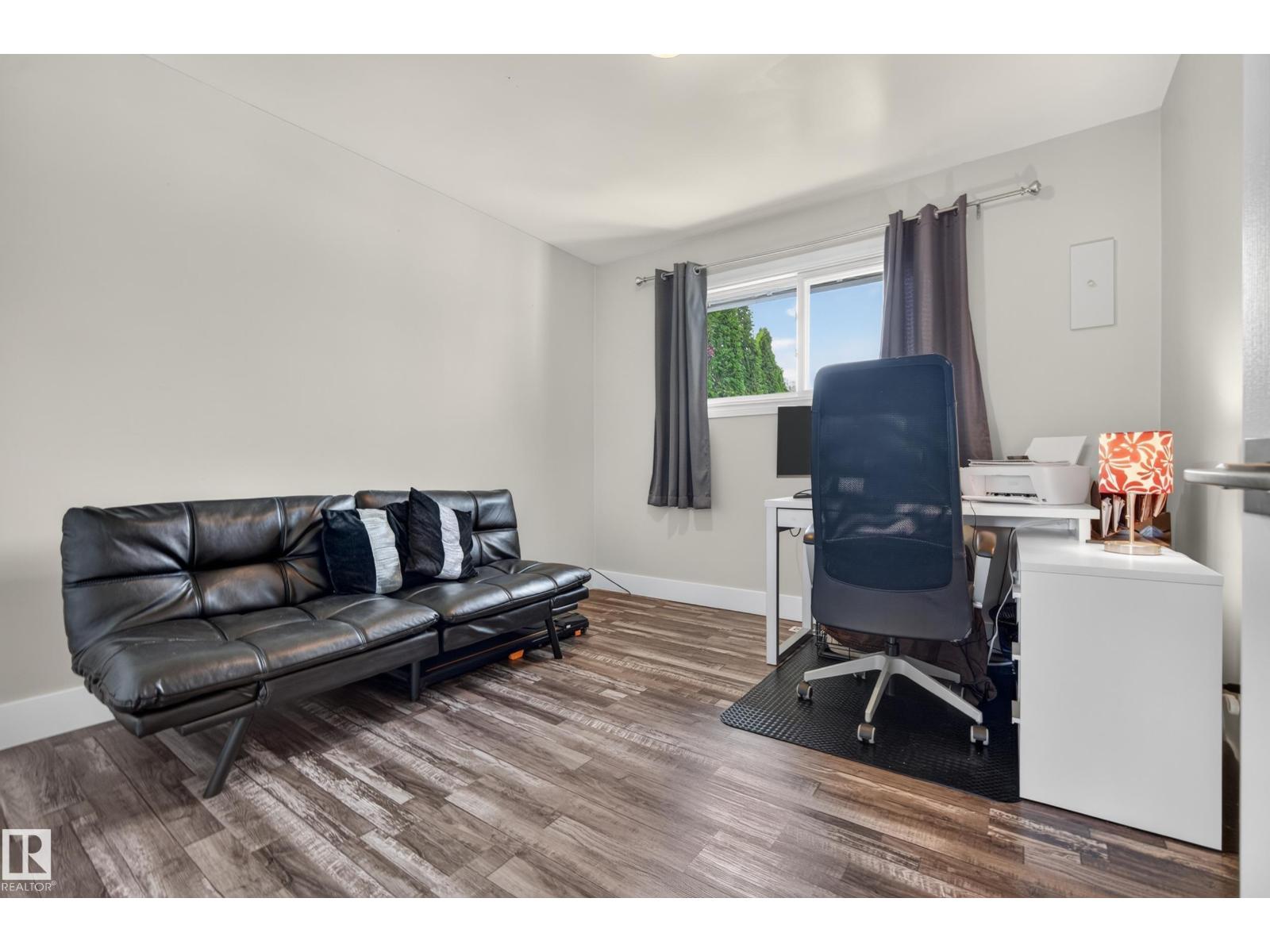 13512 111 ST NW - 19