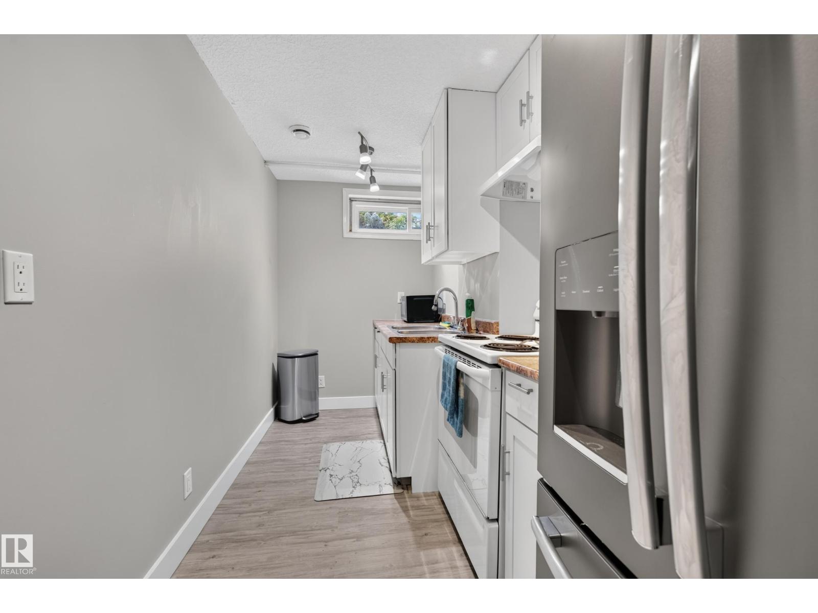 13512 111 ST NW - 27